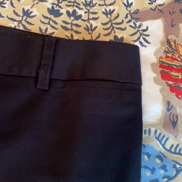 Express Shorts - Picture 4 of 4